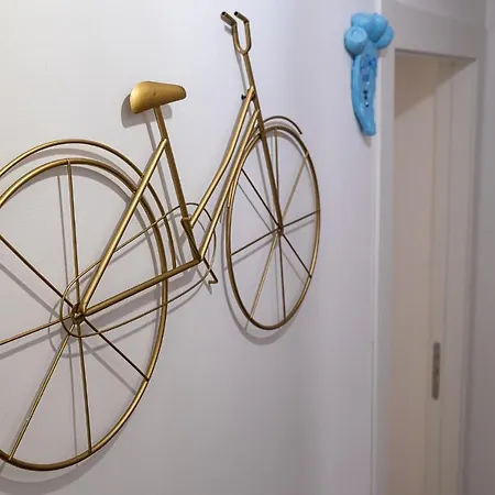 Flower Bed & Breakfast 4*