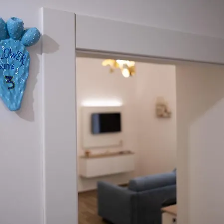 Flower Bed & Breakfast 4*